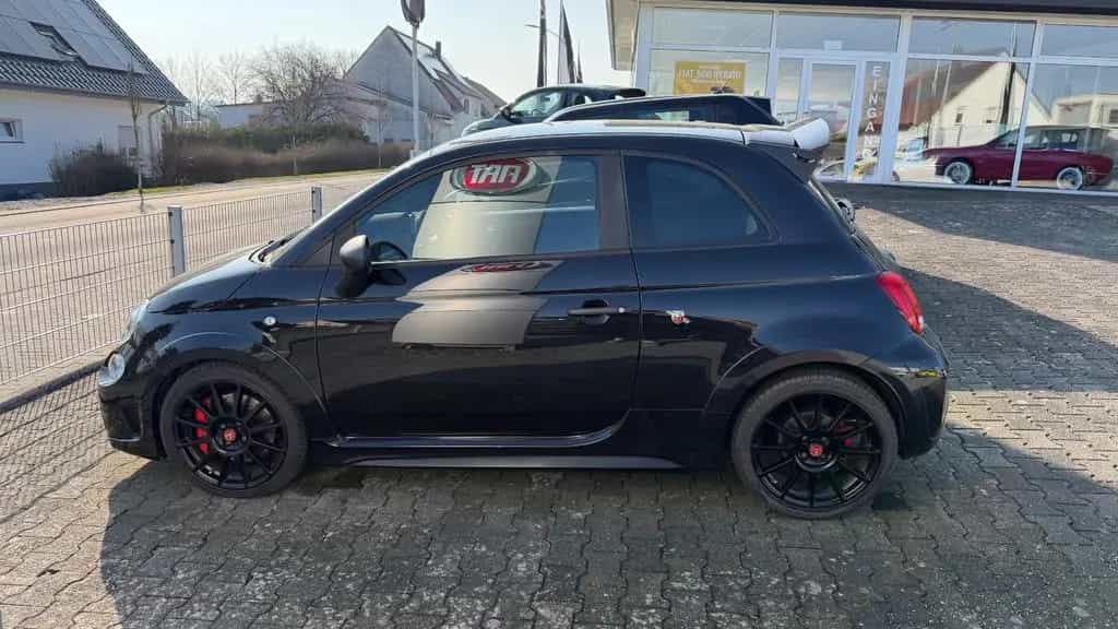 Abarth 695 MY22 695 1.4 T-Jet 132 kW (180 PS) 08/2023-photo-7