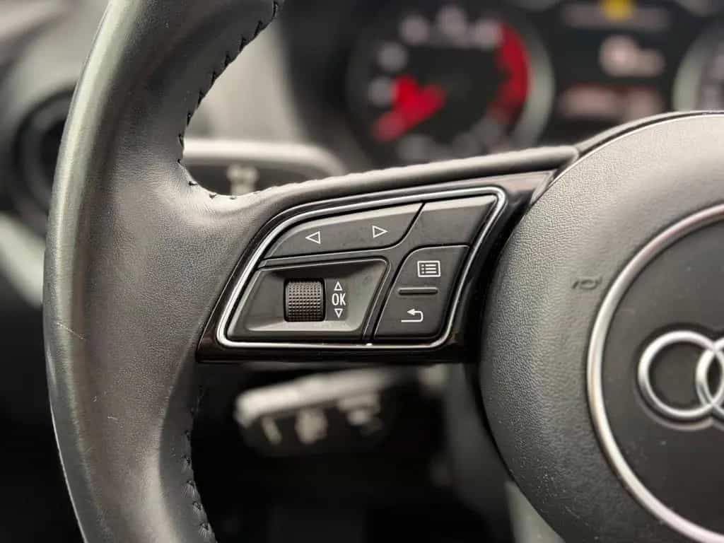 Audi Q2 design,Navi,Klima,Panorama,Lane,ACC,Alu 08/2017-photo-17