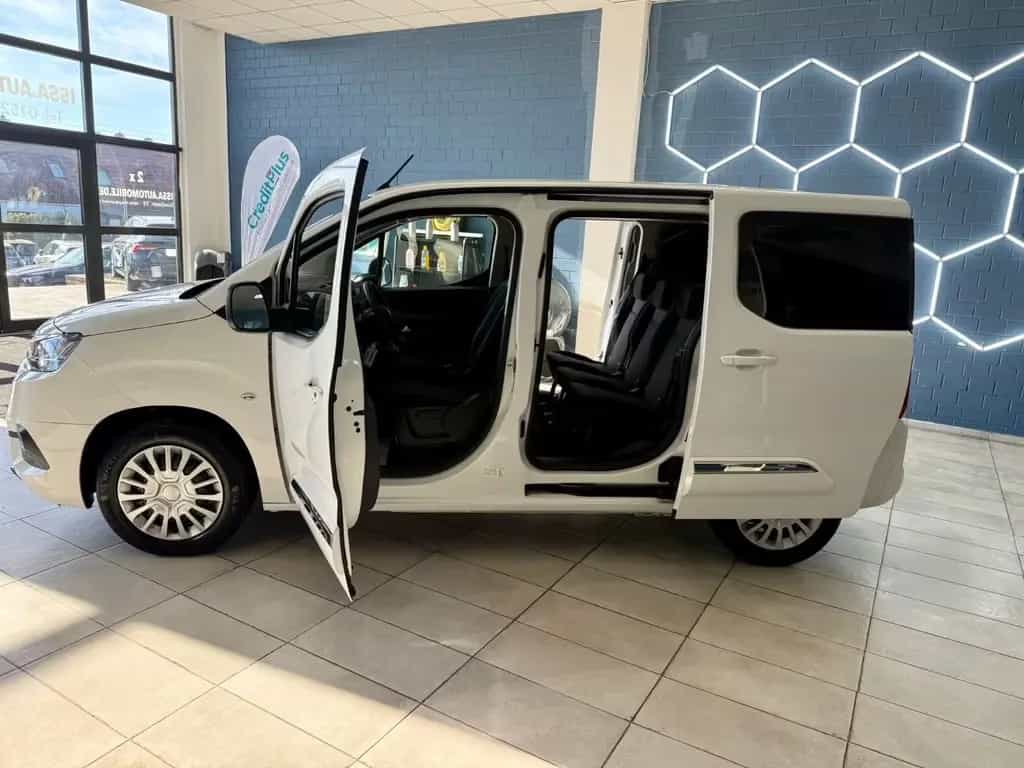 Toyota Proace (Verso) Proace City Verso L1 Combi 05/2023-photo-11