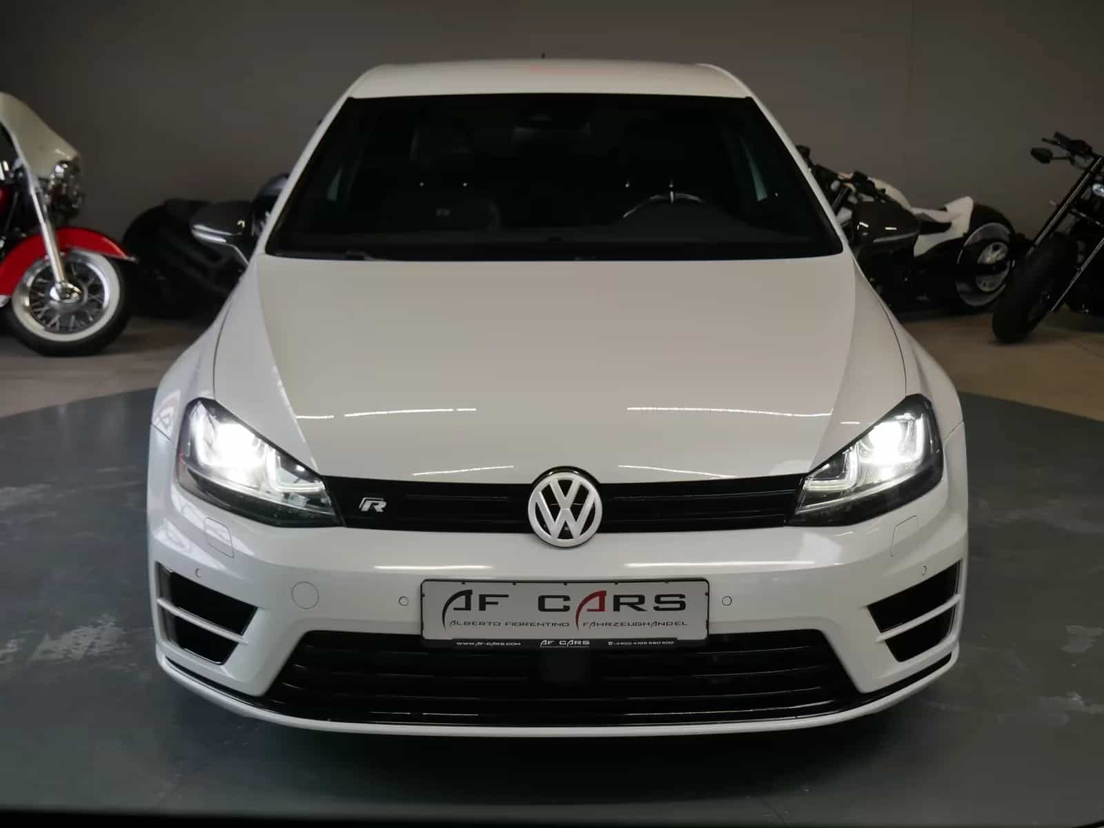 Volkswagen Golf 06/2016-photo-1