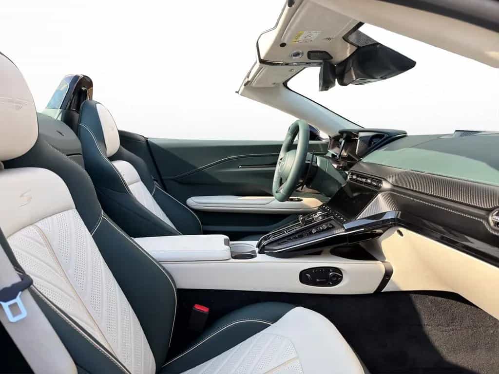 Aston Martin V8 Vantage S 4.0 V8 Roadster 02/2026-photo-14
