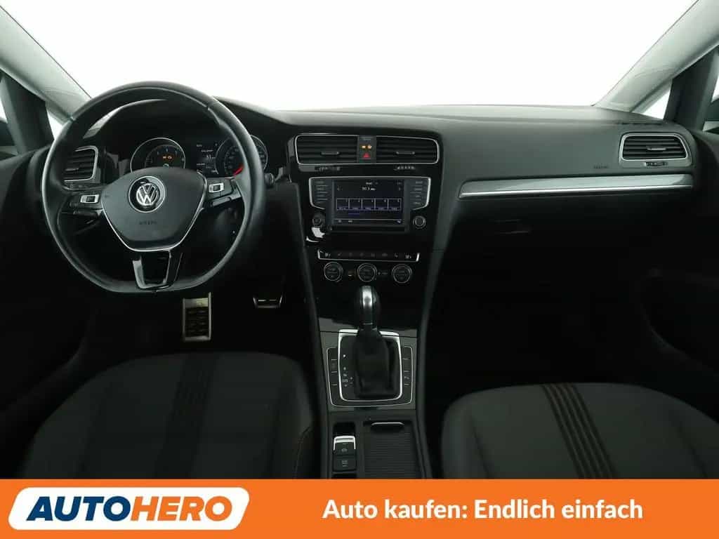 Volkswagen Golf VII 1.2 TSI Allstar BMT Aut.*XENON*PDC*SHZ* 12/2016-photo-11