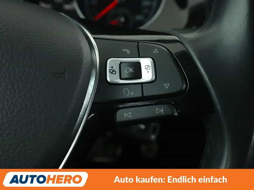 Volkswagen Golf VII 1.2 TSI Allstar BMT Aut.*XENON*PDC*SHZ* 12/2016-photo-23