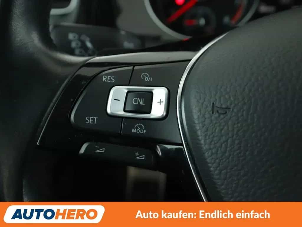 Volkswagen Golf VII 1.2 TSI Allstar BMT Aut.*XENON*PDC*SHZ* 12/2016-photo-24
