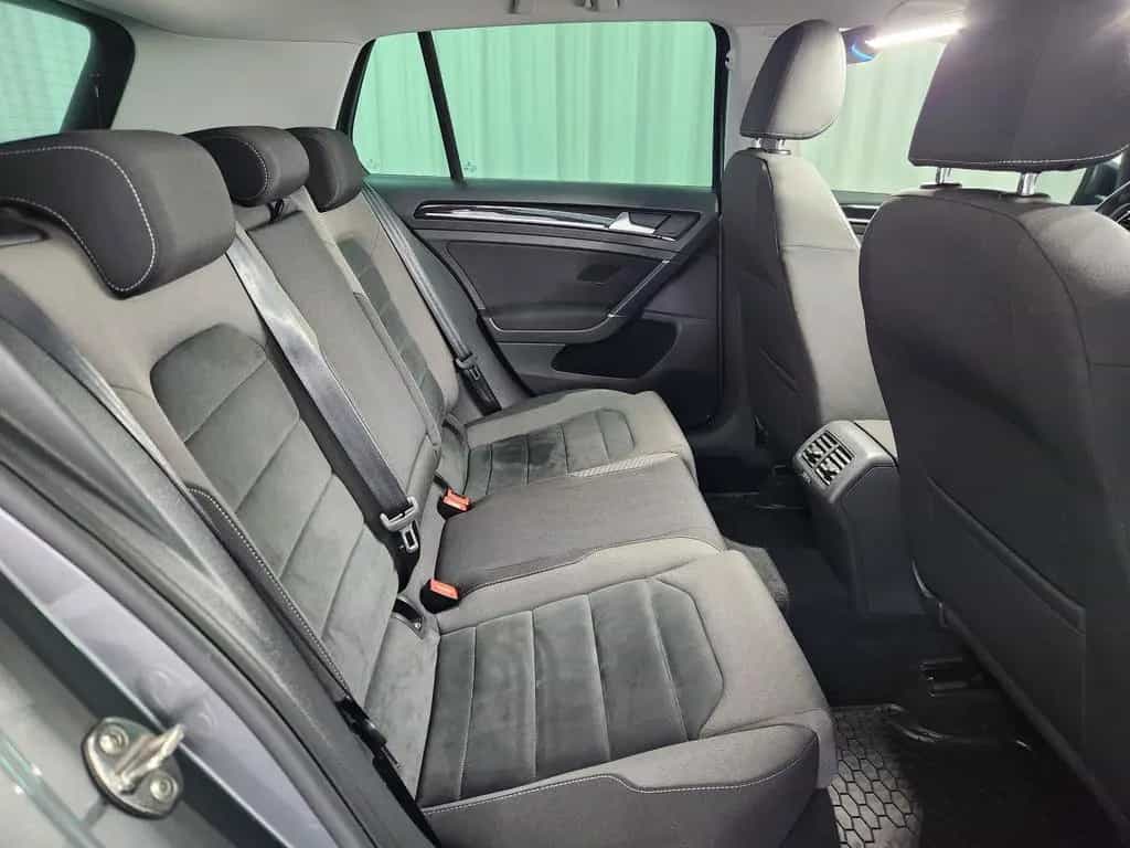 Volkswagen Golf HIGHLINE DSG ACC Pano. CarPlay SHZ Virtual 05/2017-photo-9