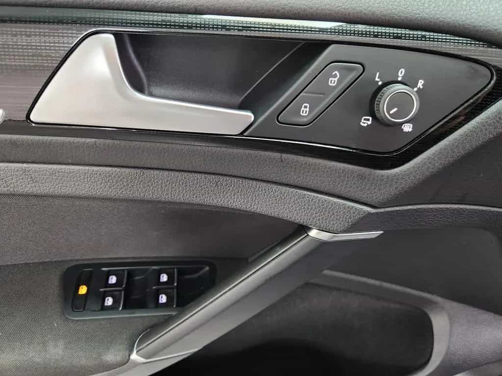 Volkswagen Golf HIGHLINE DSG ACC Pano. CarPlay SHZ Virtual 05/2017-photo-26