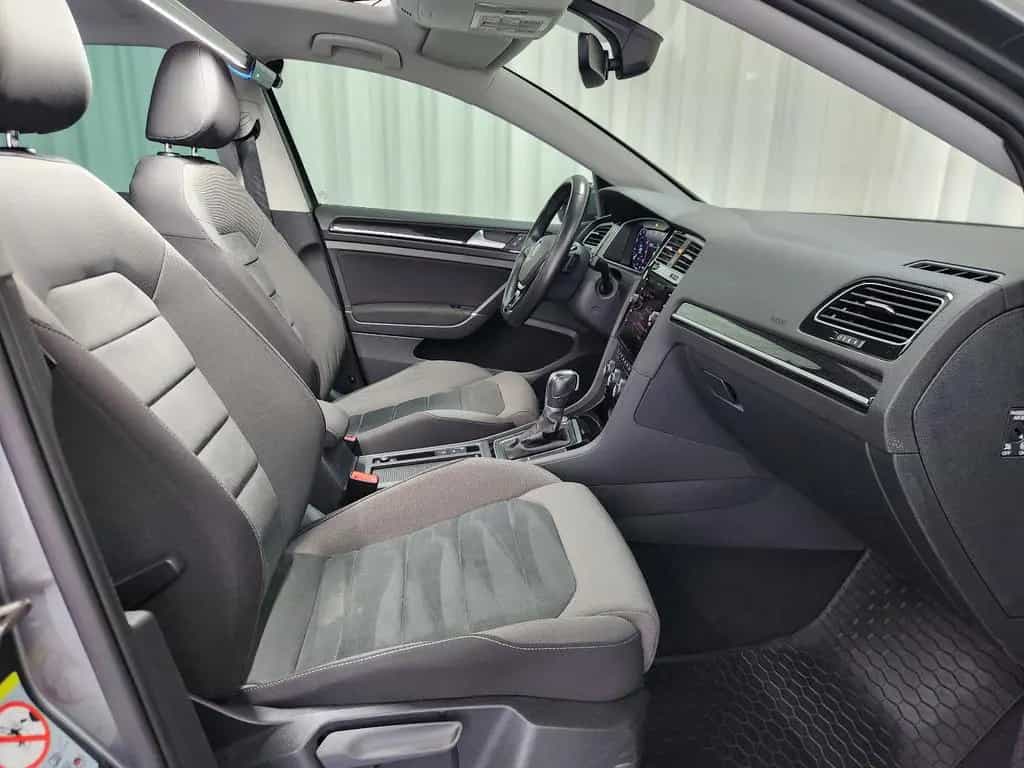 Volkswagen Golf HIGHLINE DSG ACC Pano. CarPlay SHZ Virtual 05/2017-photo-7