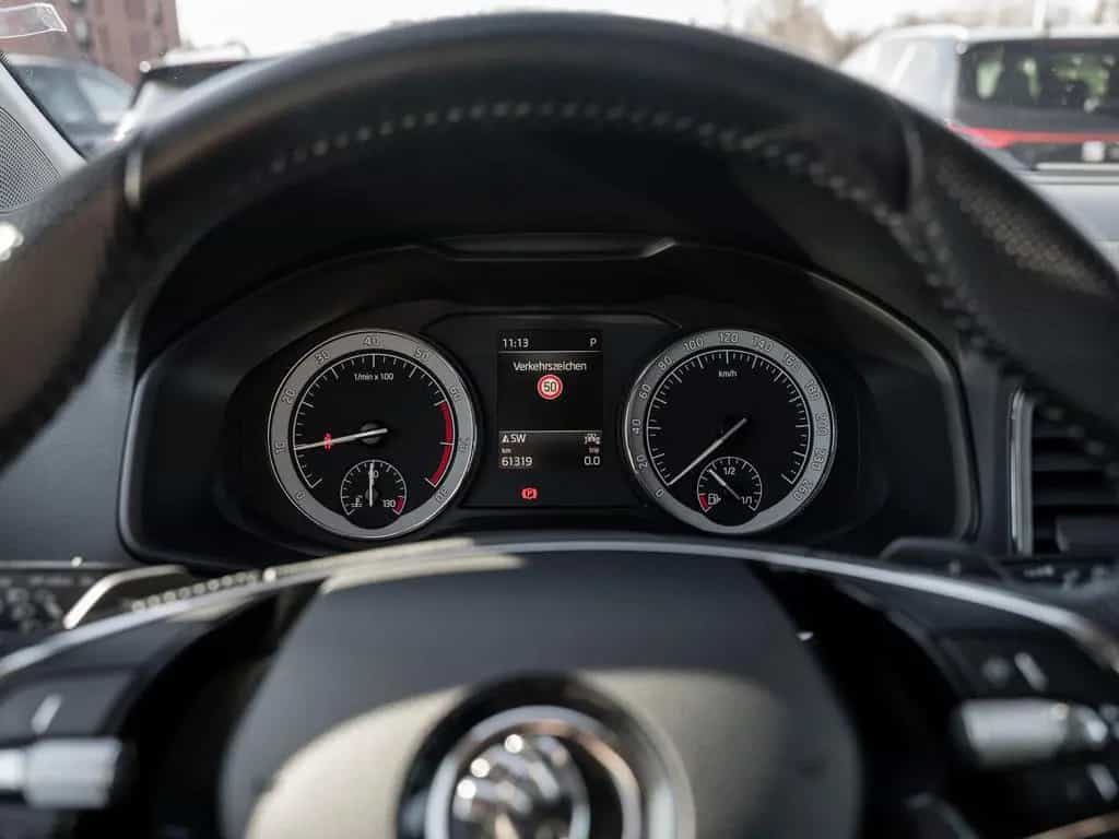 Skoda Karoq DRIVE 1.5 TSI DSG Kam. Navi DynLicht LED 03/2021-photo-21