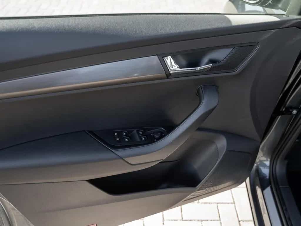 Skoda Karoq DRIVE 1.5 TSI DSG Kam. Navi DynLicht LED 03/2021-photo-25
