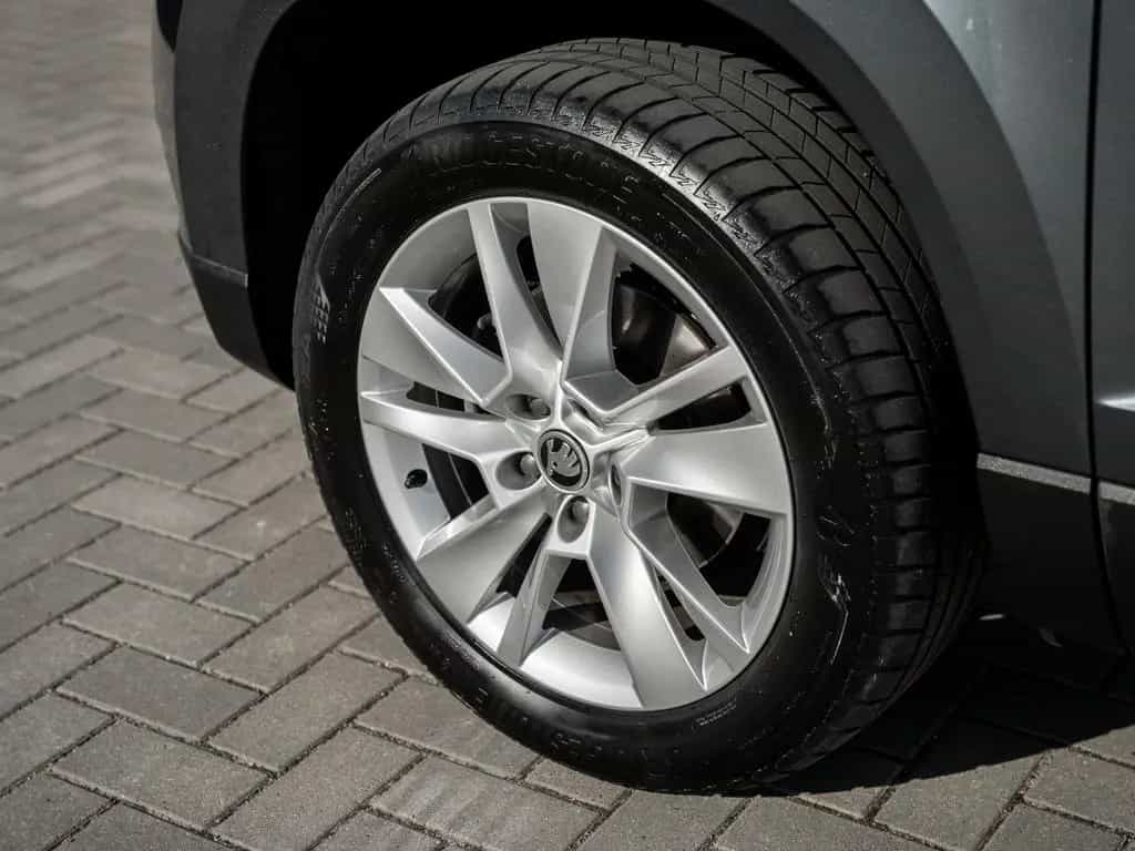 Skoda Karoq DRIVE 1.5 TSI DSG Kam. Navi DynLicht LED 03/2021-photo-5
