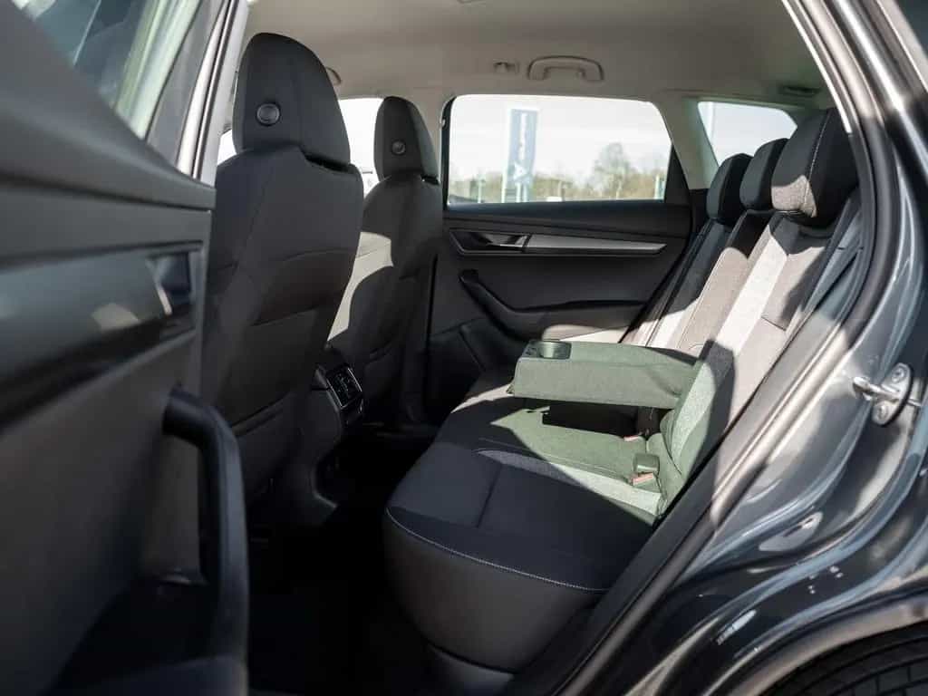 Skoda Karoq DRIVE 1.5 TSI DSG Kam. Navi DynLicht LED 03/2021-photo-7