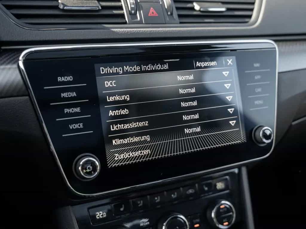 Skoda Superb C. SPORTLINE 1.5 TSI DSG DCC AHK Kam. LED 11/2022-photo-13