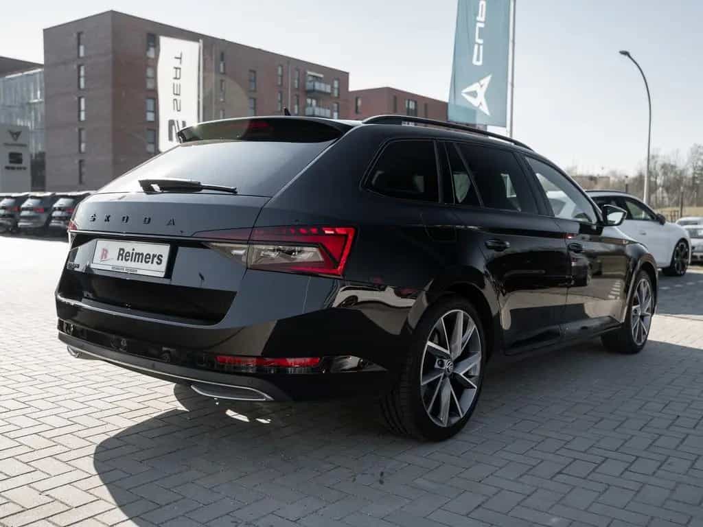 Skoda Superb C. SPORTLINE 1.5 TSI DSG DCC AHK Kam. LED 11/2022-photo-3