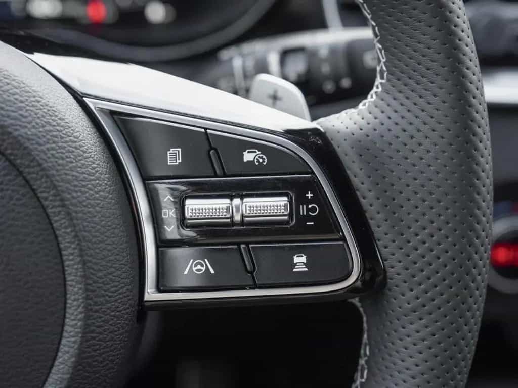 Kia Ceed 1.5T DCT GT-Line Navi Kamera JBL-Sound ACC 04/2026-photo-17