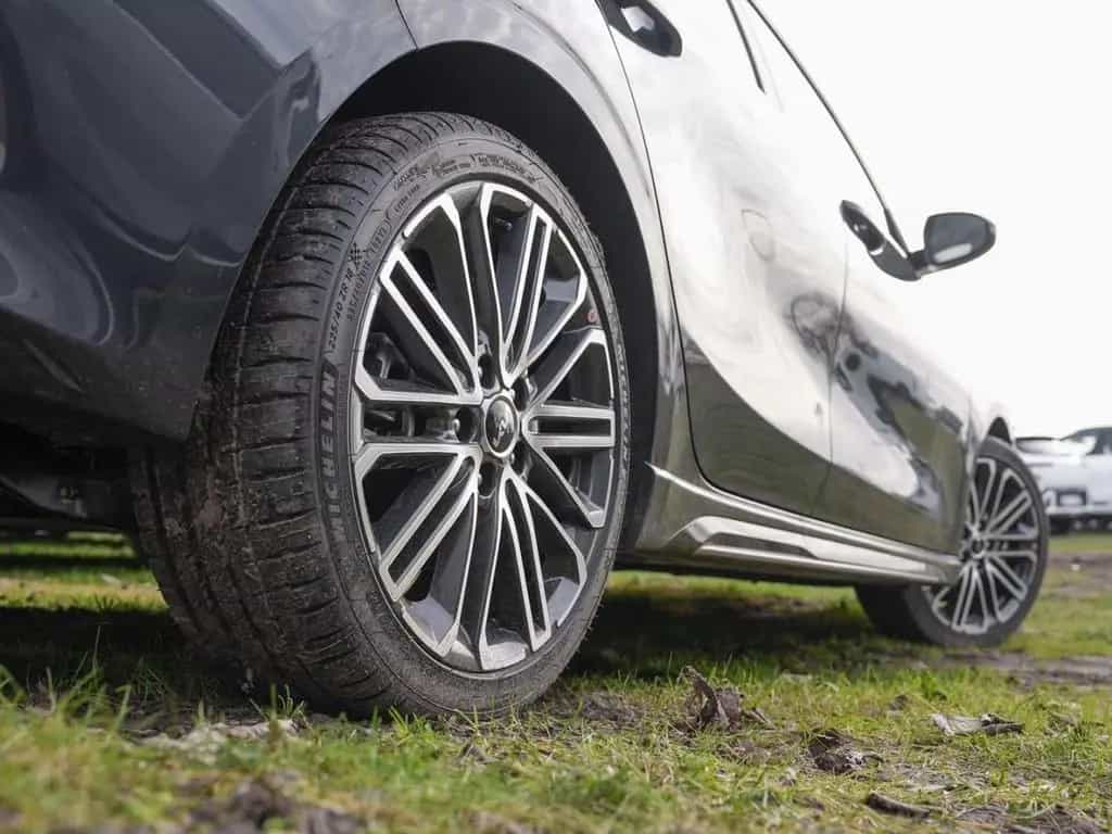 Kia Ceed 1.5T DCT GT-Line Navi Kamera JBL-Sound ACC 04/2026-photo-3