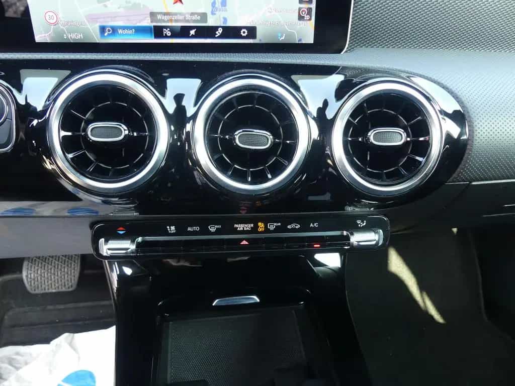 Mercedes-Benz CLA-Class 180 Shooting Brake MBUX*Widescreen*LED*Navi 12/2019-photo-19