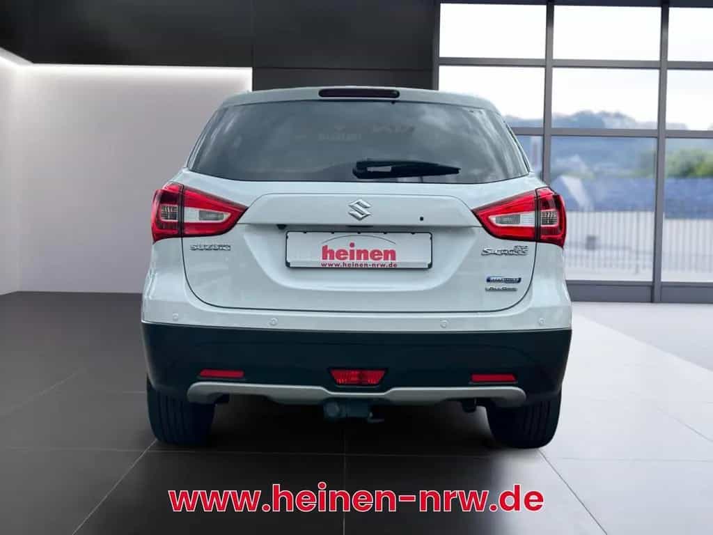Suzuki (SX4) S-Cross S-Cross 1.4 Comfort+ 4WD RÜCKFAHRKAMERA+NAVI+AHK 10/2021-photo-4