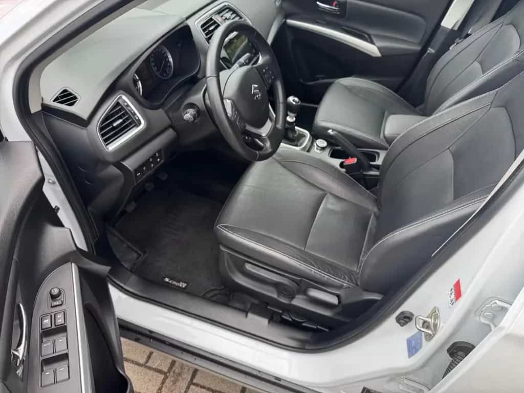Suzuki (SX4) S-Cross S-Cross 1.4 Comfort+ 4WD RÜCKFAHRKAMERA+NAVI+AHK 10/2021-photo-7