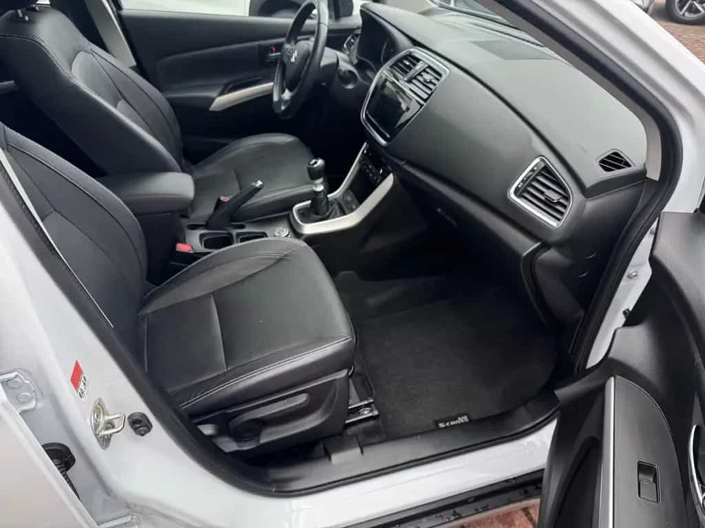 Suzuki (SX4) S-Cross S-Cross 1.4 Comfort+ 4WD RÜCKFAHRKAMERA+NAVI+AHK 10/2021-photo-9