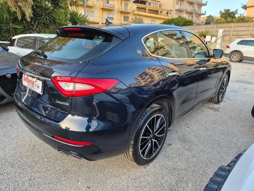 Maserati Levante 3.0 D 250CV IVA INCLUSA 03/2019-photo-4