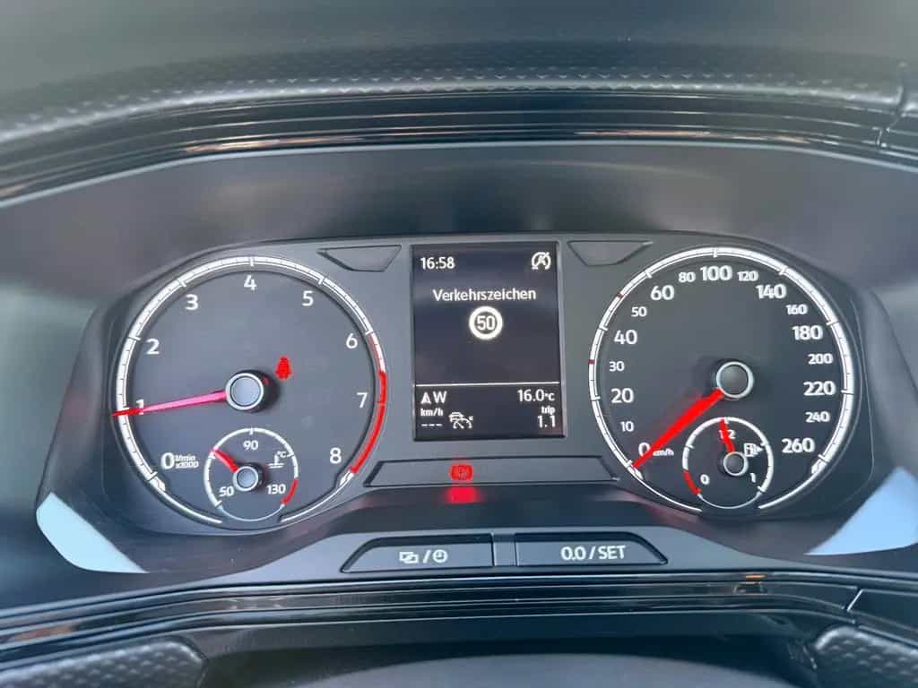 Volkswagen T-Cross Life 09/2021-photo-12