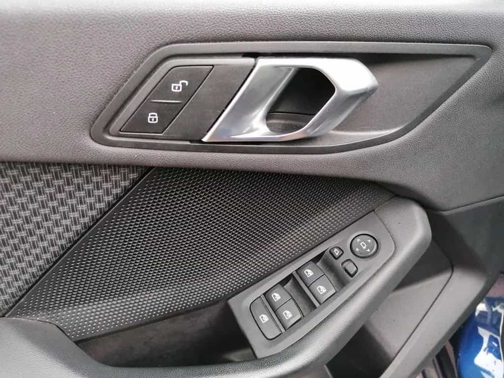 BMW 1 Series 118 i Advantage Navi SHZ PDC LED Klimaautomatik 12/2019-photo-16