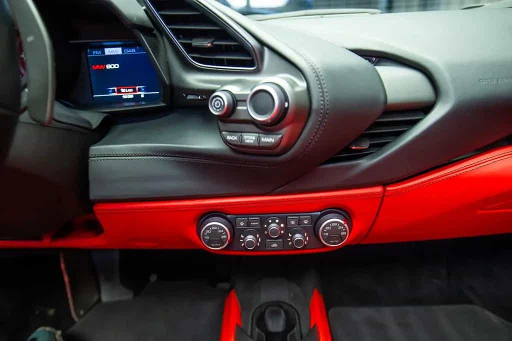 Ferrari 488 Spider LIFT, Carbon, Warranty, Well Mantaine 02/2018-photo-12