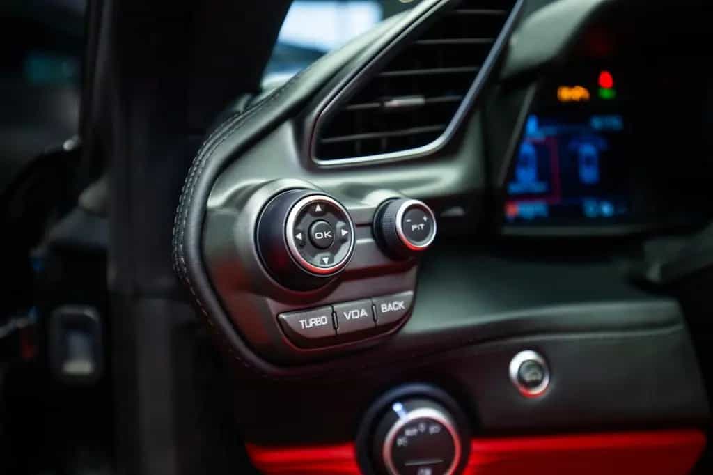Ferrari 488 Spider LIFT, Carbon, Warranty, Well Mantaine 02/2018-photo-14