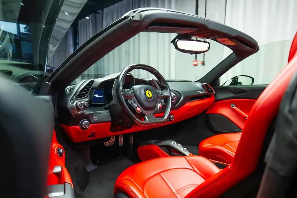Ferrari 488 Spider LIFT, Carbon, Warranty, Well Mantaine 02/2018-photo-29