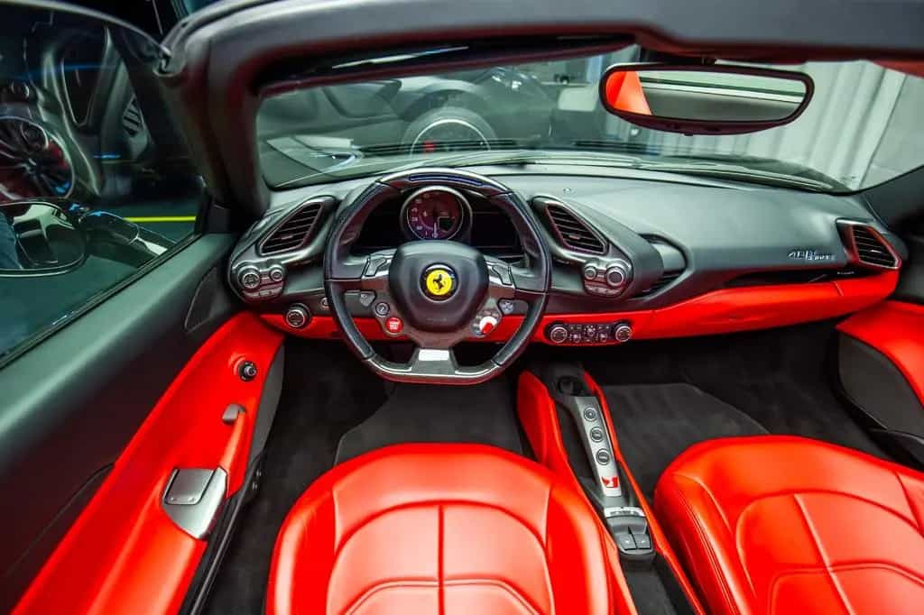 Ferrari 488 Spider LIFT, Carbon, Warranty, Well Mantaine 02/2018-photo-9