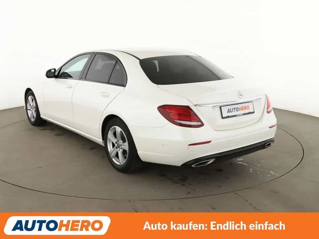 Mercedes-Benz E-Class 200 Avantgarde Aut.*LED*NAVI*TEMPO*PDC*KLIMA* 05/2017-photo-3