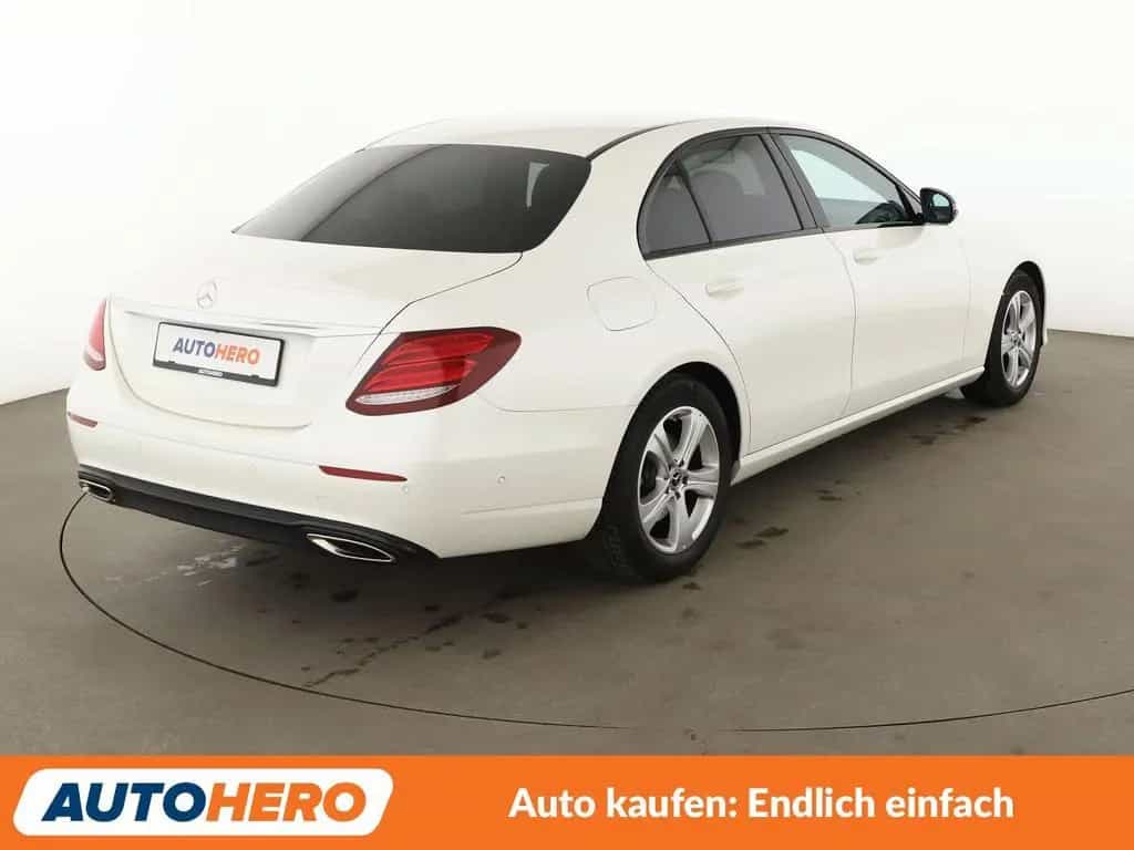 Mercedes-Benz E-Class 200 Avantgarde Aut.*LED*NAVI*TEMPO*PDC*KLIMA* 05/2017-photo-5