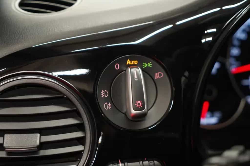 Volkswagen Beetle 1.2 TSI *1.Hand*Unfallfrei*6Gang*Navi*PDC 09/2014-photo-19
