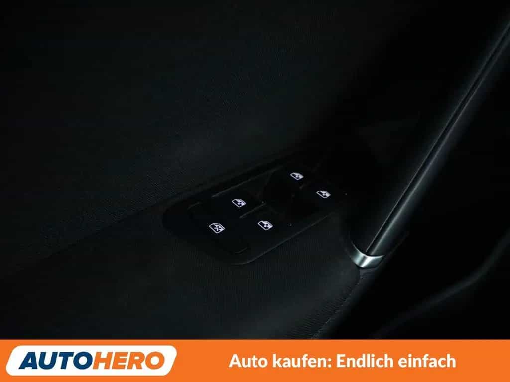 Volkswagen Golf VII 1.4 TSI Highline BM*NAVI*LED*ACC* 02/2018-photo-27
