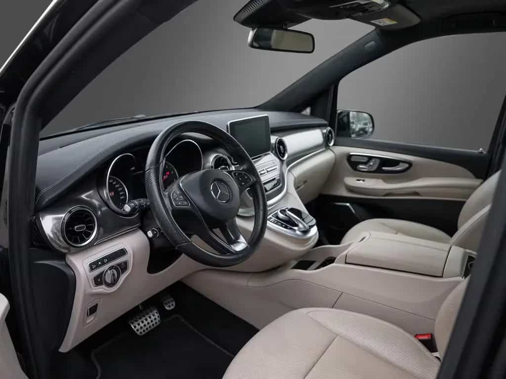 Mercedes-Benz V 300 d Exclusive Edition 4MATIC lang AMG-Line 10/2019-photo-11