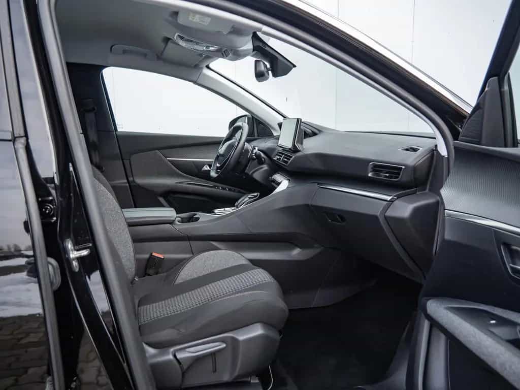 Peugeot 3008 1.2 Active Pack 09/2022-photo-7