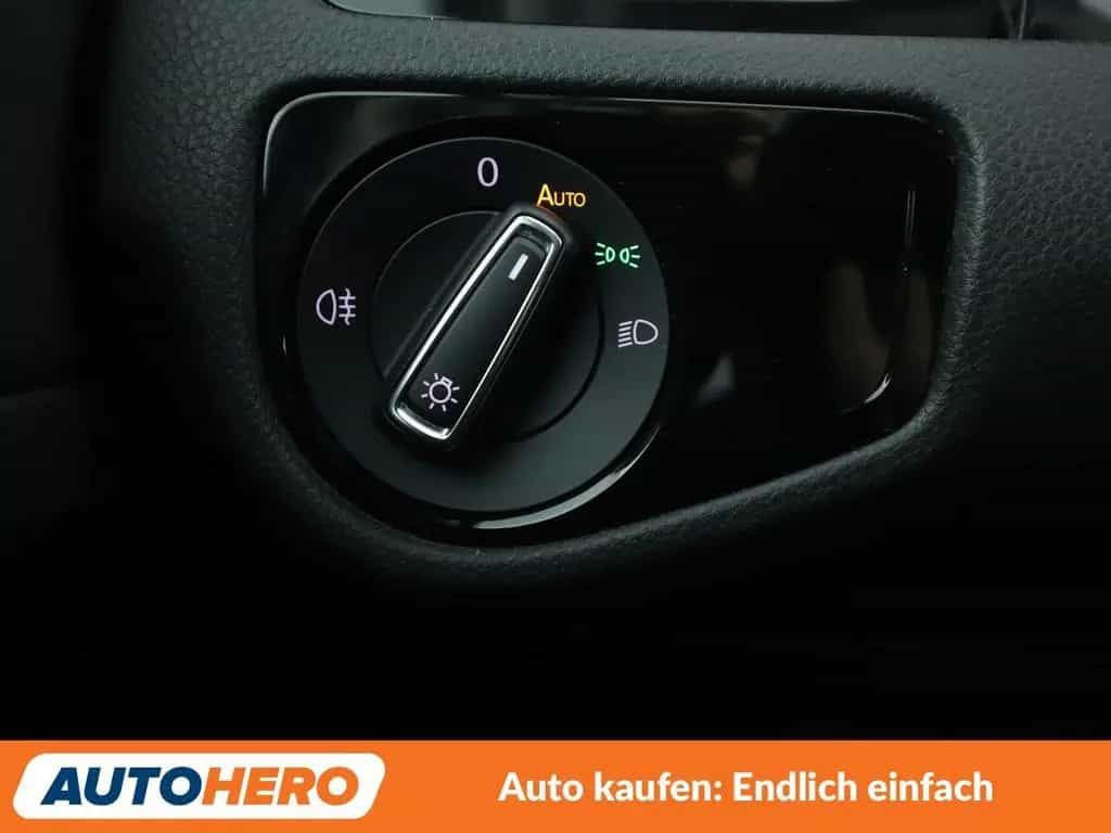Volkswagen Golf VII 1.5 TSI ACT Highline BlueMotion*NAVI* 02/2018-photo-26