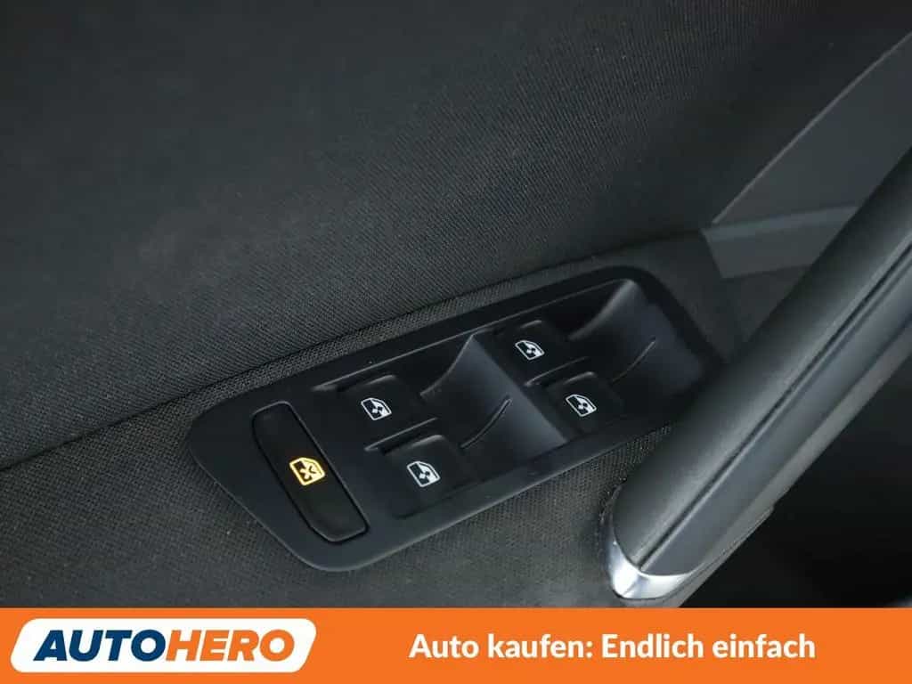 Volkswagen Golf VII 1.4 TSI Allstar BMT Aut.*NAVI*TEMPO*PDC 07/2016-photo-23