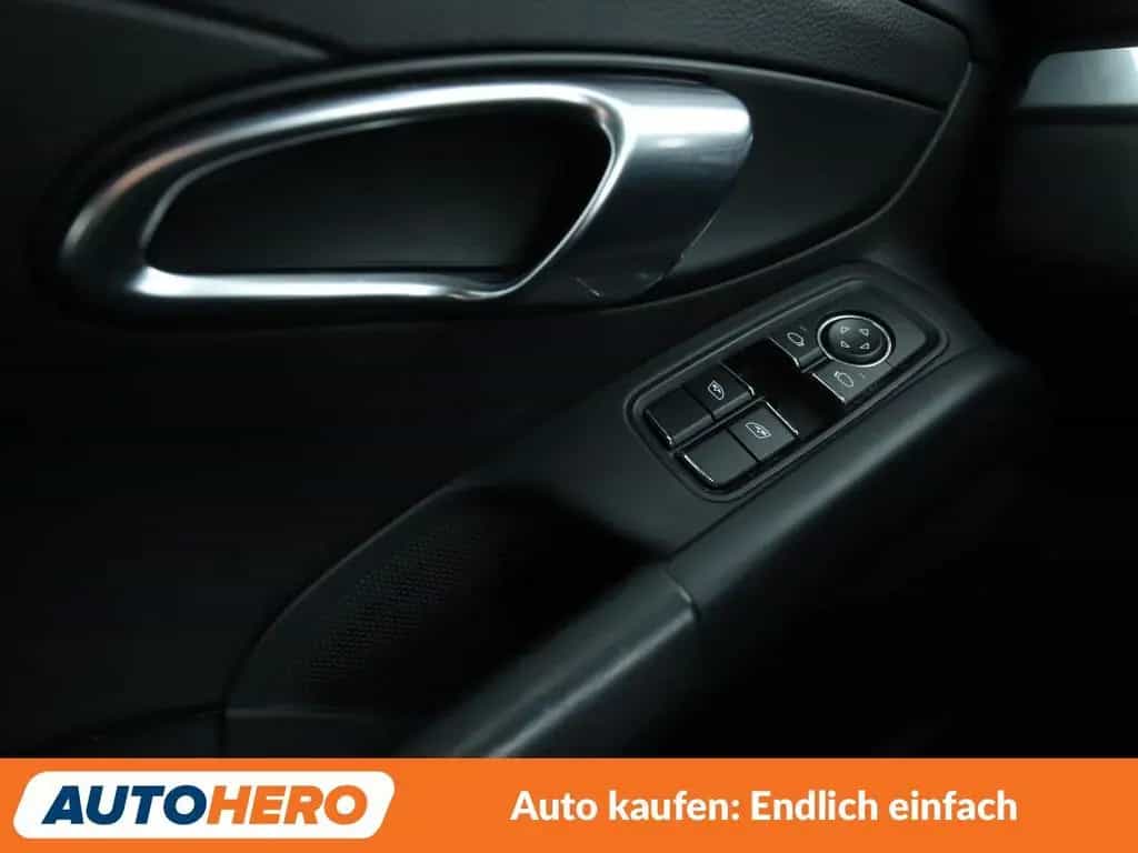 Porsche 2.0 Aut.*NAV*XENON*CAM*PDC*SHZ*ALU*KLIMA* 05/2022-photo-22