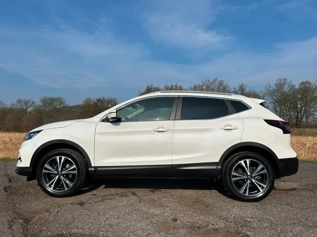 Nissan Qashqai 1.3 DIG-T Shiro Klimaauto Kamera 02/2021-photo-1