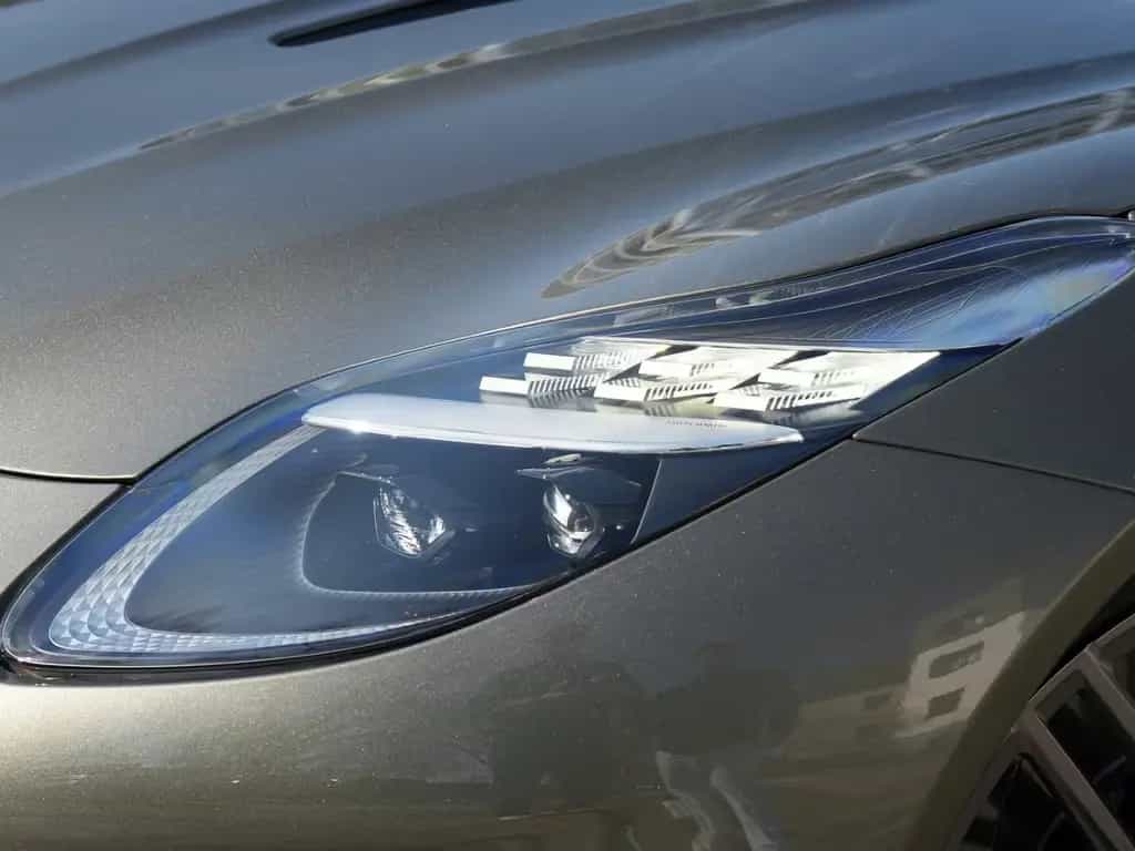 Aston Martin DB12 Volante Titanium Grey / Q- Centenary Saddle 03/2025-photo-19