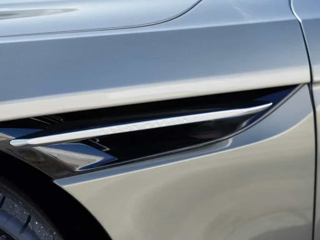 Aston Martin DB12 Volante Titanium Grey / Q- Centenary Saddle 03/2025-photo-22