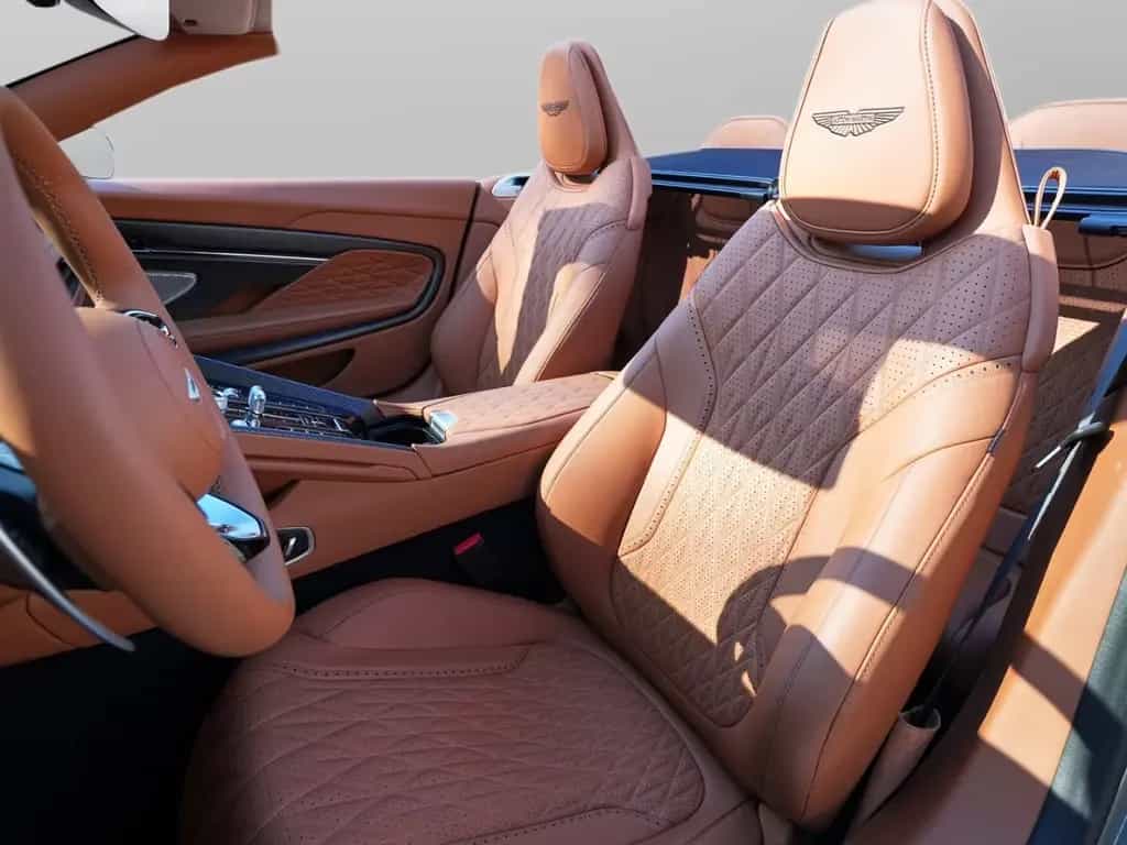 Aston Martin DB12 Volante Titanium Grey / Q- Centenary Saddle 03/2025-photo-32