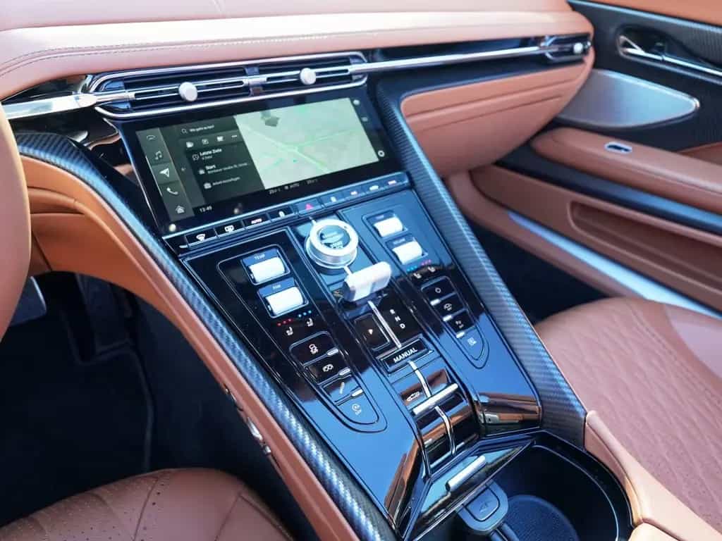 Aston Martin DB12 Volante Titanium Grey / Q- Centenary Saddle 03/2025-photo-36