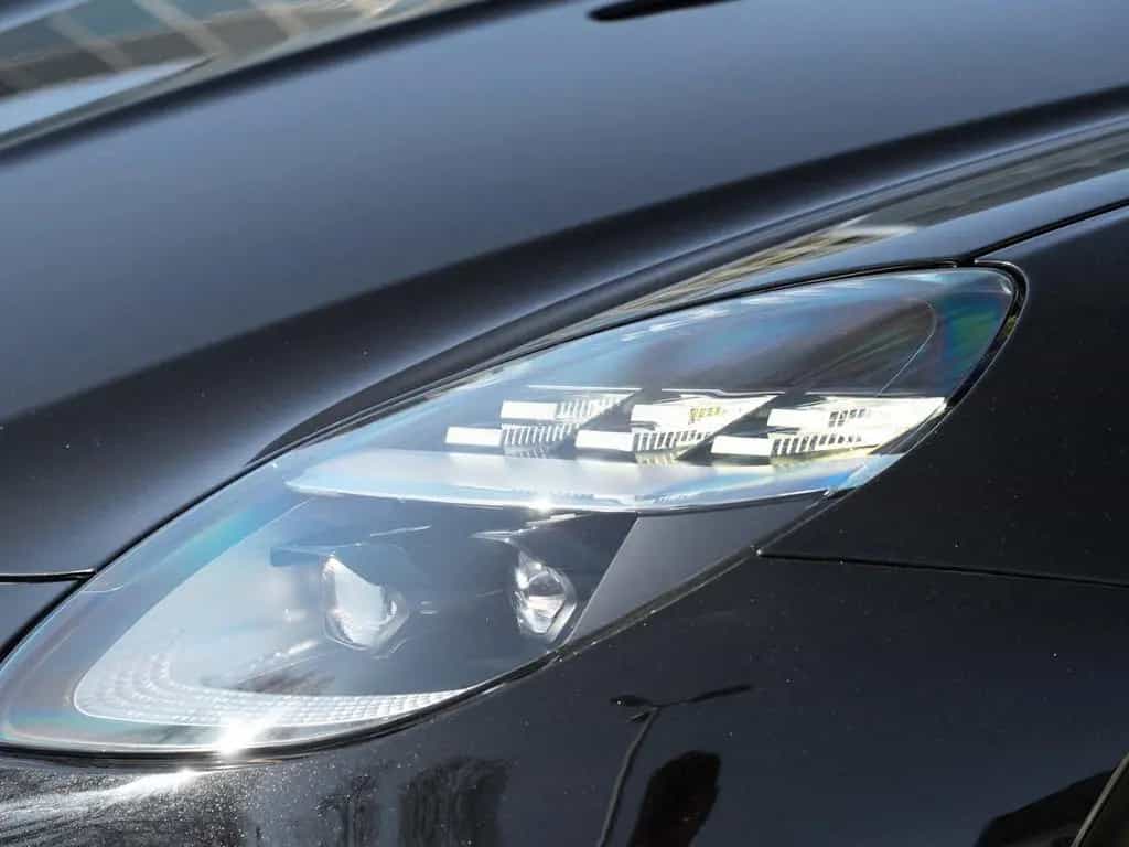 Aston Martin V8 Vantage Vantage Roadster Onyx Black / Onyx Black null-photo-20