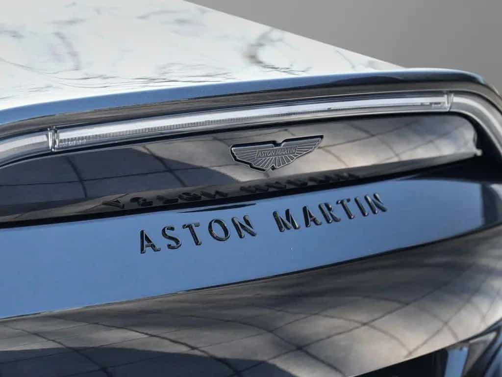 Aston Martin V8 Vantage Vantage Roadster Onyx Black / Onyx Black null-photo-26
