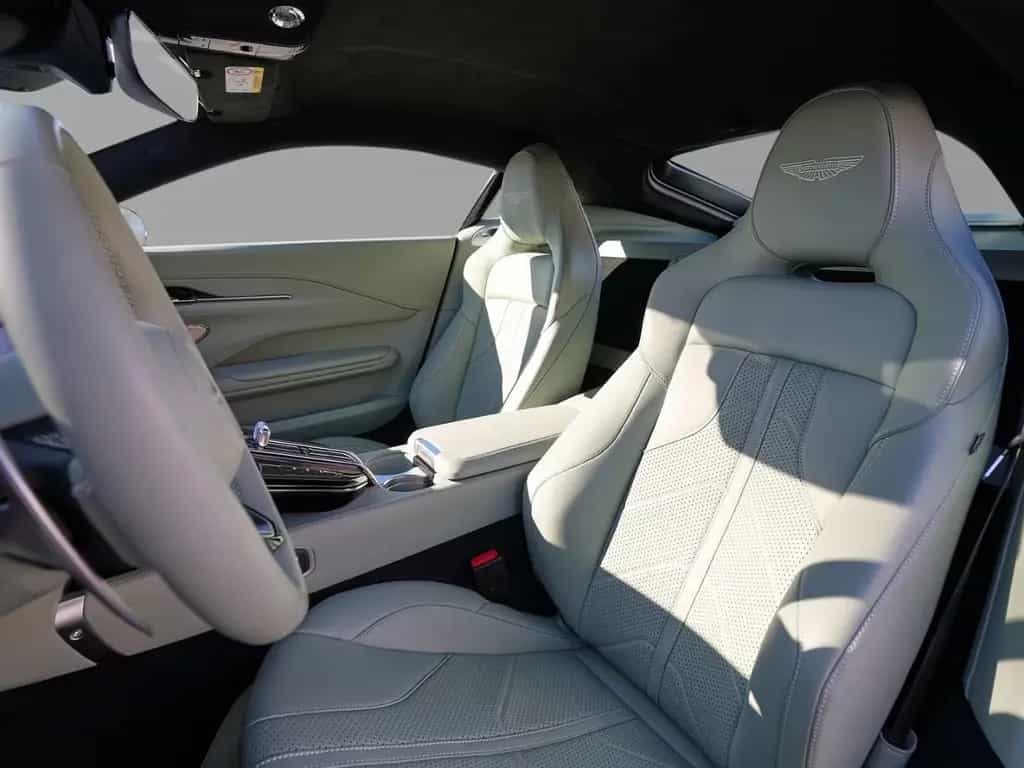 Aston Martin V8 Vantage Vantage Aluminite Silver / Sage Green null-photo-19