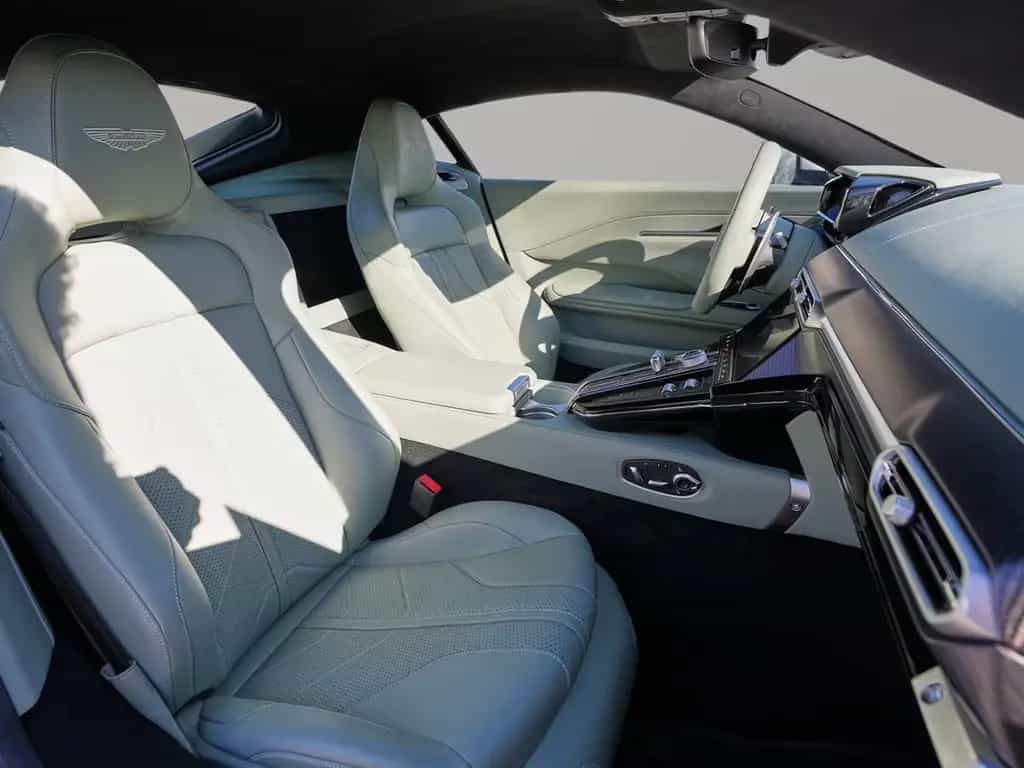 Aston Martin V8 Vantage Vantage Aluminite Silver / Sage Green null-photo-27