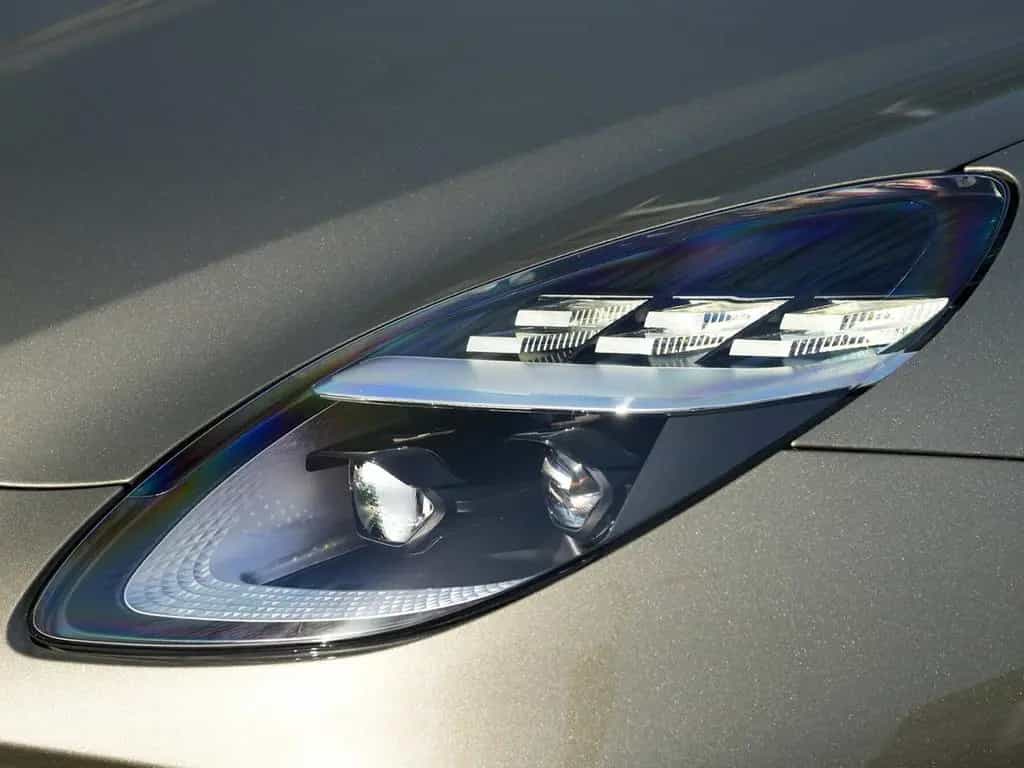 Aston Martin V8 Vantage Vantage Titanium Grey / Onyx Black 02/2026-photo-10