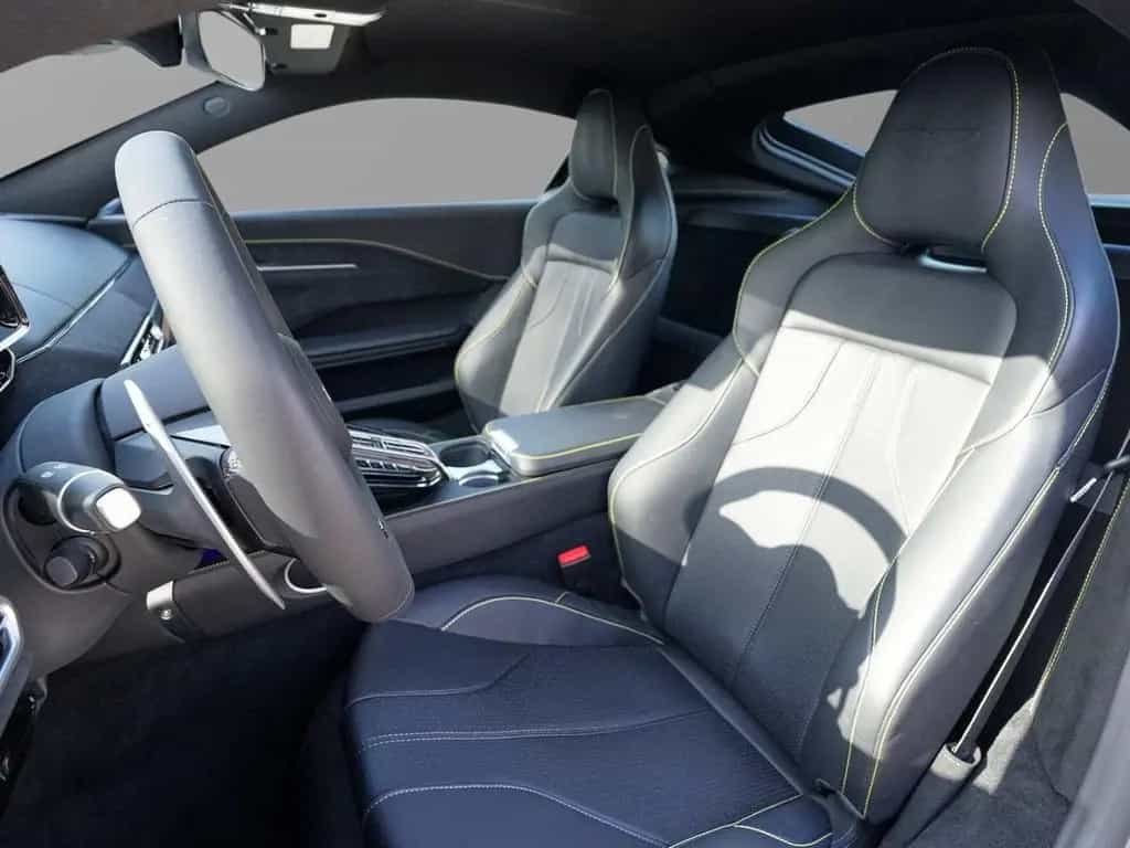 Aston Martin V8 Vantage Vantage Titanium Grey / Onyx Black 02/2026-photo-18